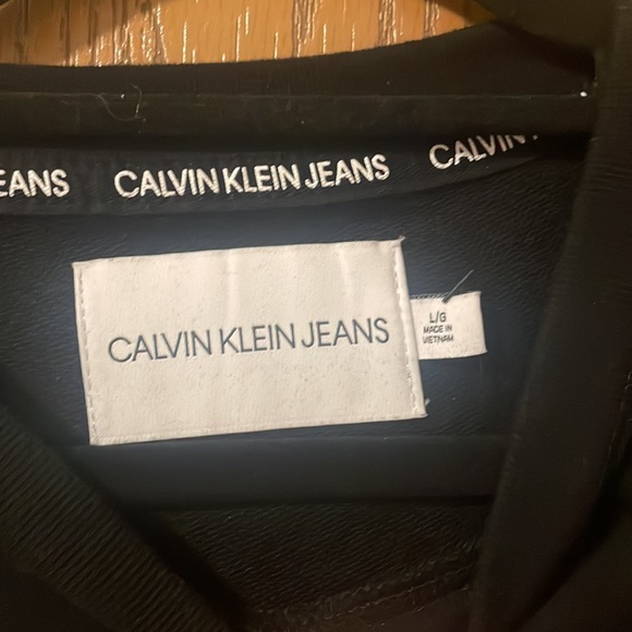 Calvin Klein Crew Neck - Picture 2 of 4
